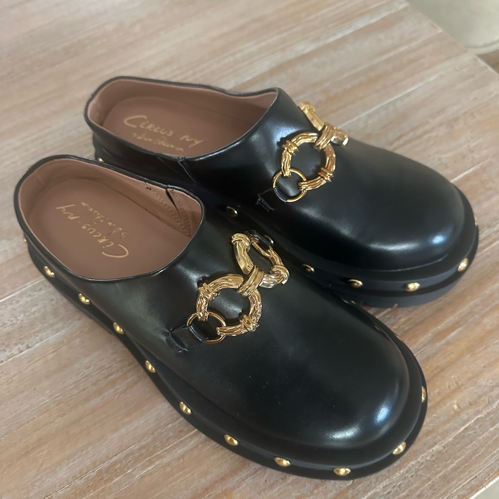 Sam Edelman Black clogs with Gold Studs